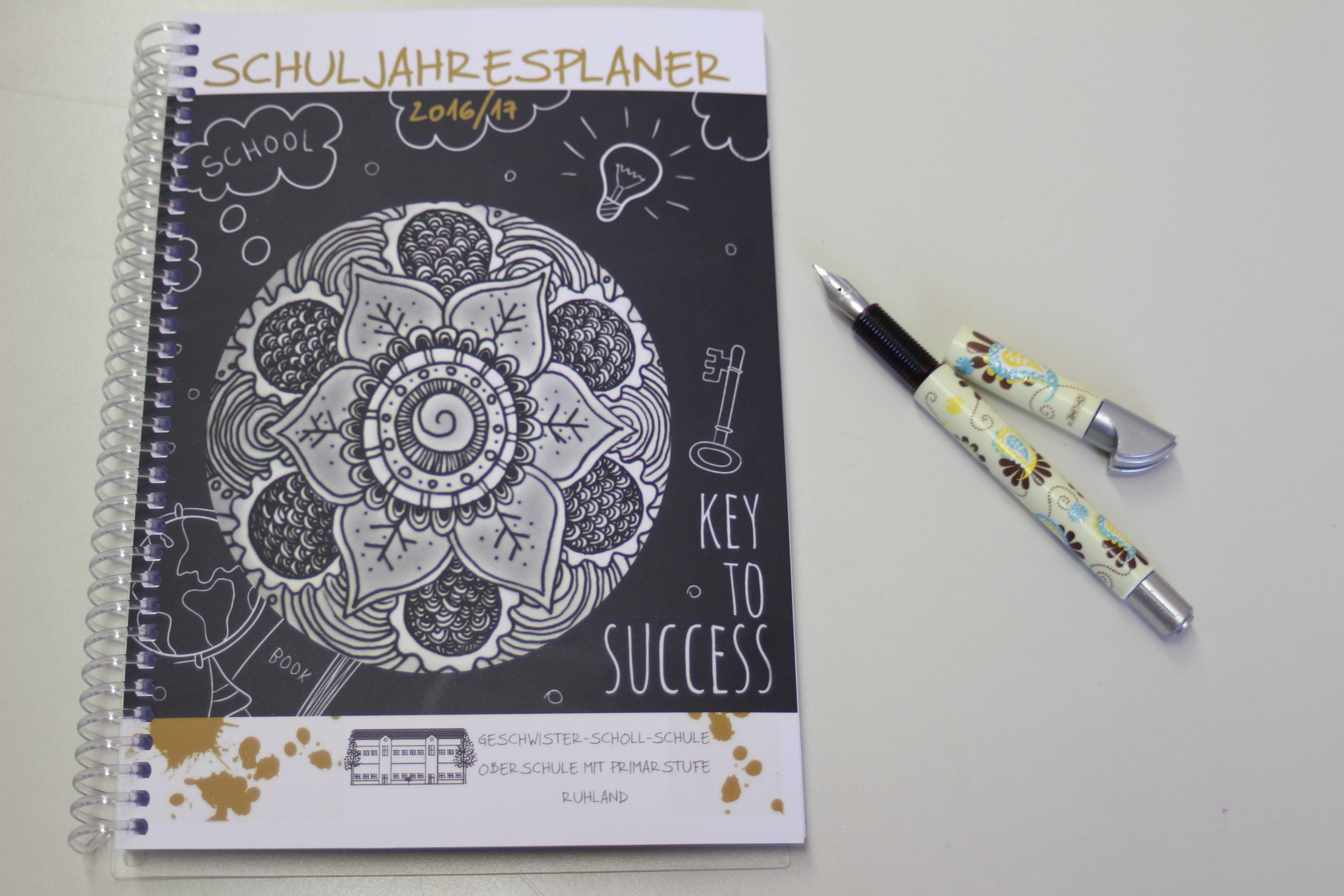 http://www.schuleruhland.de/wp-content/uploads/2016/04/Schulplaner2016_2017.jpg